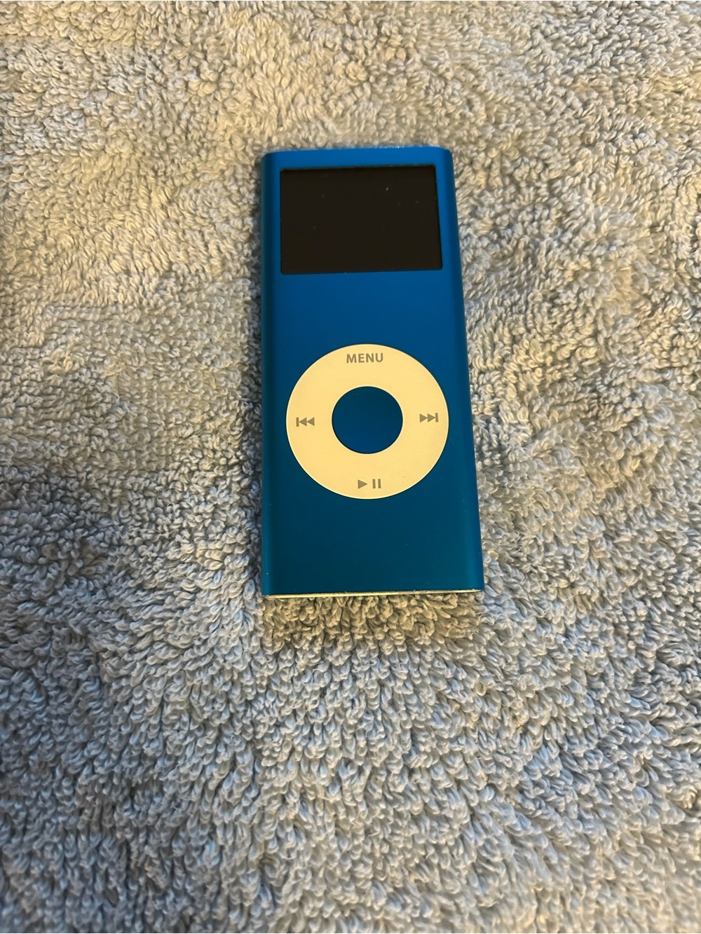 Apple blue iPod nano 2nd generation. Needs new battery. Currently does not work